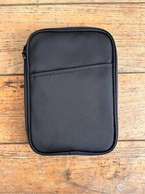 NWT black tablet kindle zip around case